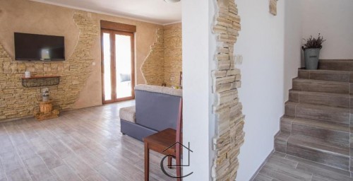 Krk attraktives Duplexhaus mit Swimmingpool