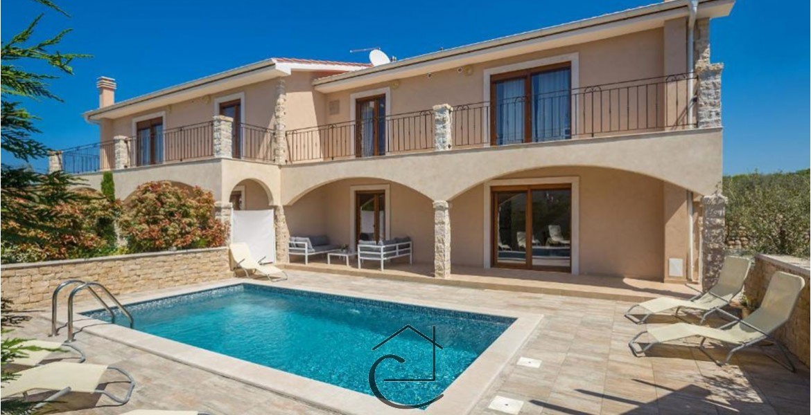 Krk attraktives Duplexhaus mit Swimmingpool