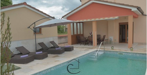 Beautiful house in nature, swimming pool, garage