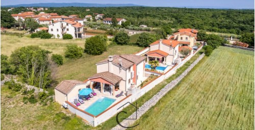 Beautiful house in nature, swimming pool, garage