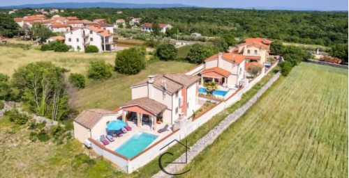 Beautiful house in nature, swimming pool, garage