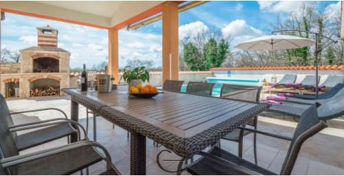 Beautiful house in nature, swimming pool, garage